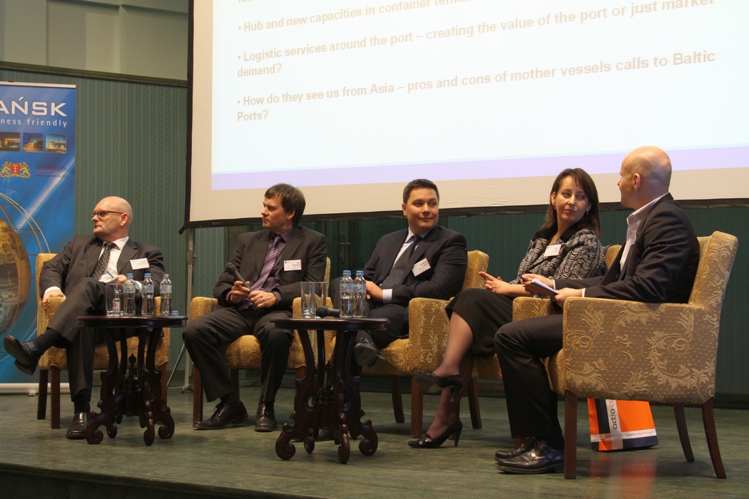 Panel fachowców podczas jednej z poprzednich edycji Transport Week Panel fachowców podczas jednej z poprzednich edycji Transport Week