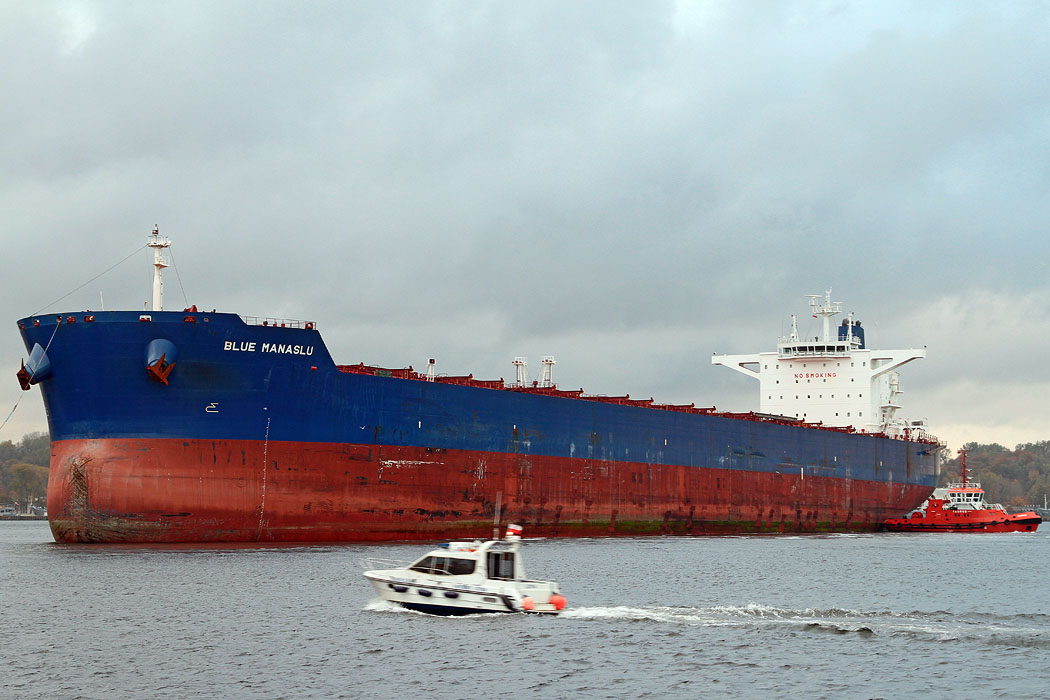 Blue Manaslu z rekordem wielkości ładunku w Gdynie z października 2013 r. Blue Manaslu z rekordem wielkości ładunku w Gdynie z października 2013 r.