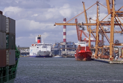 Gdynia: 20 proc. wzrost przeładunków w terminalu kontenerowym