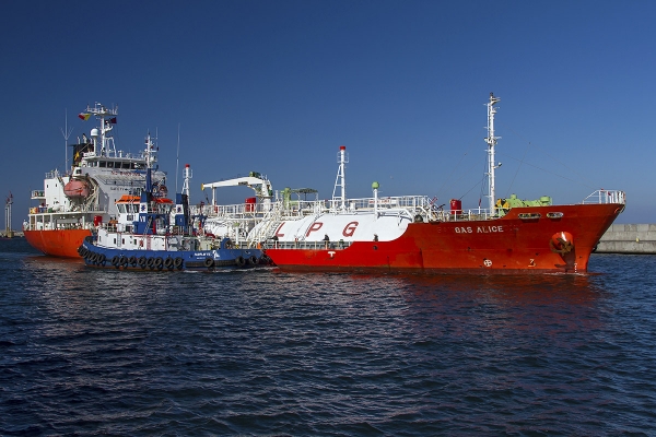 Rzecznik rządu: bez sankcji UE możliwy import LPG z Rosji; drogą morską - jest mały...