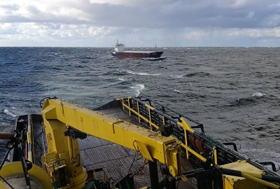 Aktualizacja: Statek Rix Star po dryfie w kierunku Półwyspu Helskiego już na holu