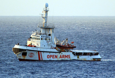 Premier Hiszpanii otwiera port dla statku Open Arms, załoga: nie dopłyni...