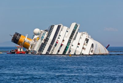 Ocalony z katastrofy statku Costa Concordia musiał zapłacić stoczni za proces, który je...