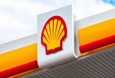 Shell zmniejsza produkcję w rafinerii z powodu niskiego poziomu wody w Renie
