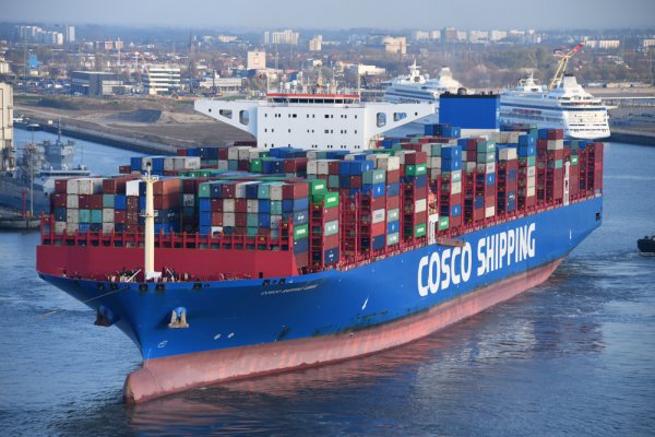 Chińska firma zainwestuje w port w Hamburgu. Ekspert ostrzega: to potencjał szantażu pr...