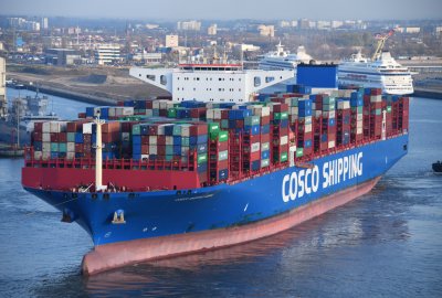 Chińska firma zainwestuje w port w Hamburgu. Ekspert ostrzega: to potencjał szantażu pr...