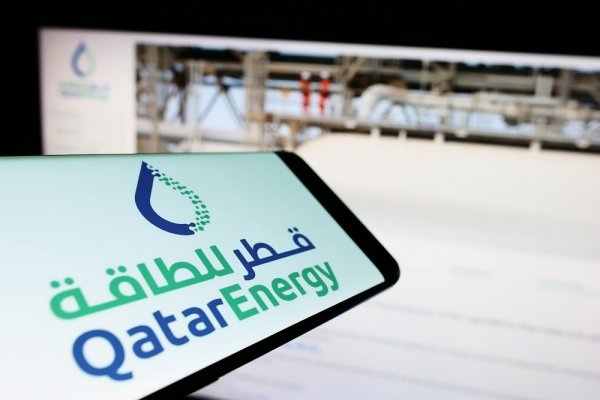 Firma QatarEnergy wstrzymuje transport LNG przez Morze Czerwone