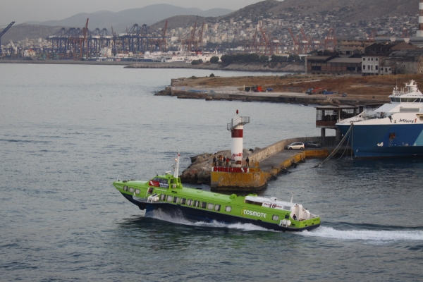 Chiny zaniepokojone wstrzymaniem prywatyzacji portu w Pireusie