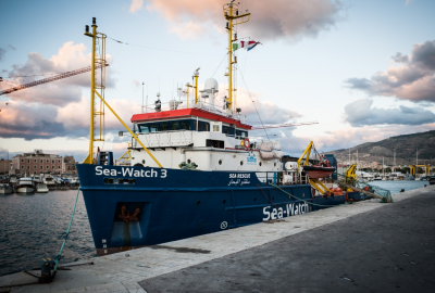 Szef MSW Włoch o statku z migrantami: nasze porty są zamknięte