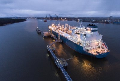 Litewski koncern tymczasowo przenosi FSRU - pływający terminal LNG Indep...