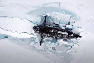Rosja gromadzi bezprecedensową siłę militarną, w tym okręty podwodne, w Arktyce