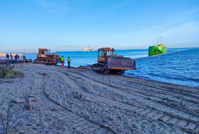 Rozpoczyna się zasilanie brzegu morskiego piaskiem z prac na torze wodnym do Portu Gdyn...