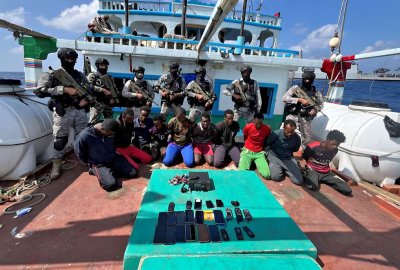 Marynarka wojenna Indii odbiła dwa irańskie kutry porwane przez somalijskich piratów