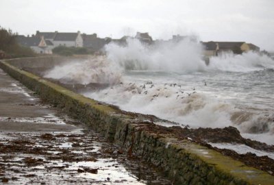 Minister ekologii Francji: erozja wybrzeża zagraża 500 gminom i tysiącom domów