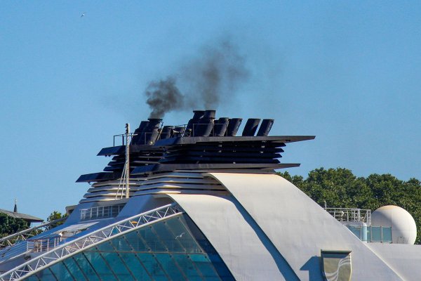 Spaliny ze statków zanieczyszczają Bałtyk