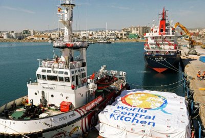 W piątek do Strefy Gazy dotarł pierwszy transport pomocy humanitarnej drogą morską
