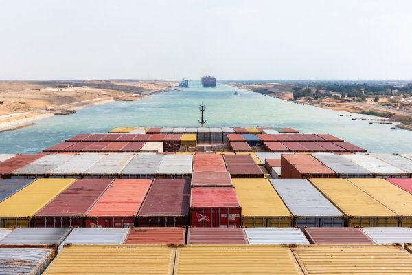 Wpływ blokady Morza Czerwonego na transport morski pomiędzy Azją a Europą