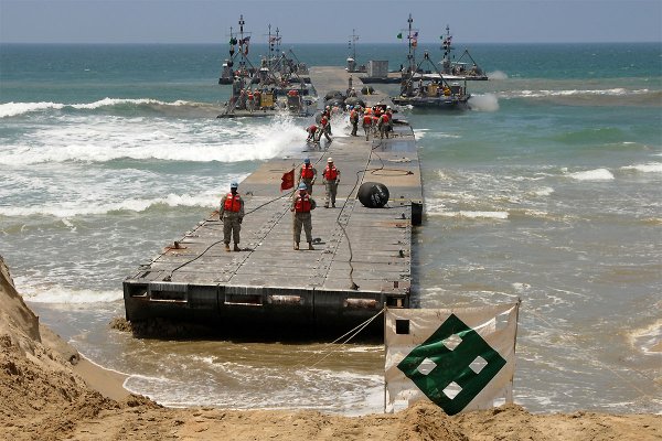 Pentagon: Konstrukcja pływającej przystani u wybrzeży Gazy zajmie do 60 dni