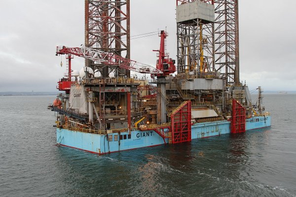 Największa platforma spółki Lotos Petrobaltic wpłynęła do Naftoportu