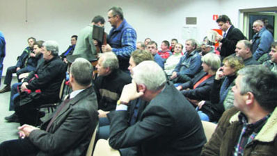 Na częstych ostatnio spotkaniach z przedstawicielami rządu (jak tu w Jastarni) rybacy mówią o wielu problemach. Teraz jest następny. fot. roman kościelniak