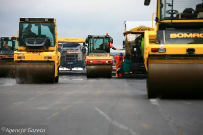 Krakowski oddział Generalnej Dyrekcji Dróg Krajowych i Autostrad na budowę i remont dróg w Małopolsce przeznaczy 1,5 mld zł