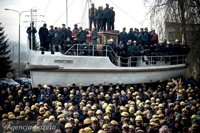 2008 GDYNIA , STOCZNIA GDYNIA S.A. , WIEC STOCZNIOWCOW W OBRONIE MIEJSC PRACY