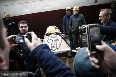 Grudzień 2008 r. Stoczniowcy z Gdyni manifestują przeciw zwolnieniom
