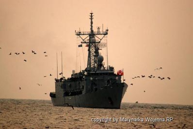 Manewry w Cieśninach