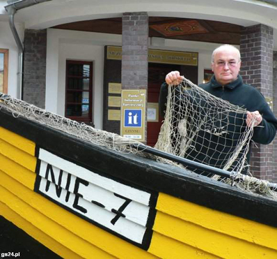  Szymon Jędrzejewski, sołtys Niechorza i członek Stowarzyszenia Miłośników Tradycji Rybołówstwa Bałtyckiego, które od lat opiekuje się zbiorami.