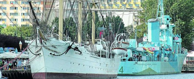 Oba zabytkowe okręty wrócą niebawem na swoje miejsce