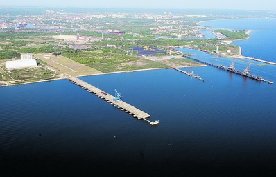 Pirs rudowy i pirs terminalu węglowego