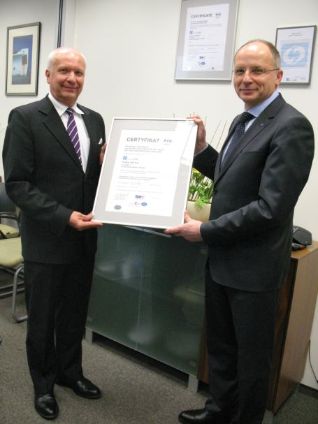 Wręczenie certyfikatu