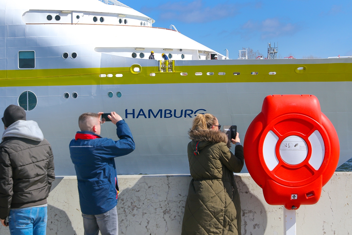 statek pasażerski 'Hamburg' w Porcie Gdańsk