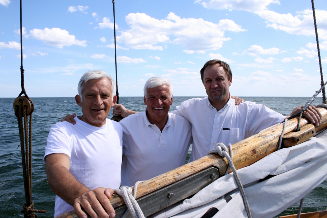 Na jachcie razem z Jerzym Buzkiem i Janem Kozłowskim Na jachcie razem z Jerzym Buzkiem i Janem Kozłowskim