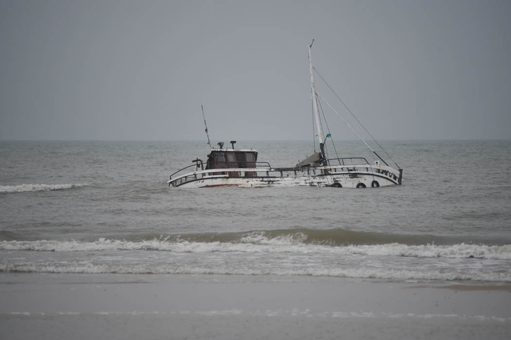 Armator ściągnie z mielizny kuter UST-83 Armator ściągnie z mielizny kuter UST-83