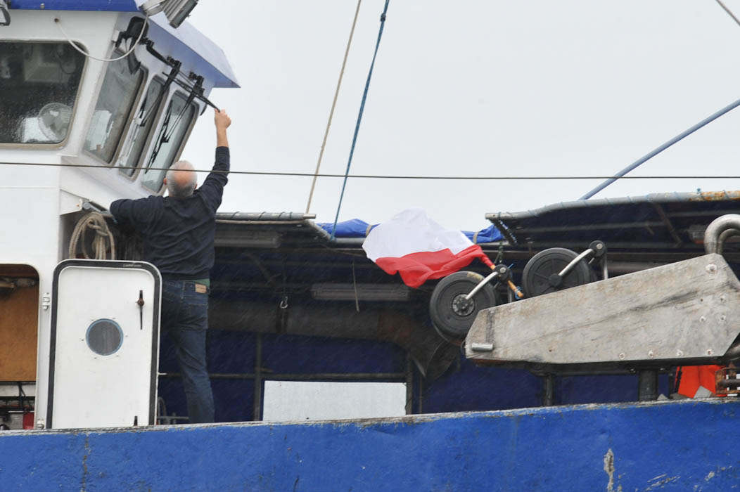 Manifestacje rybaków na redach portów morskich