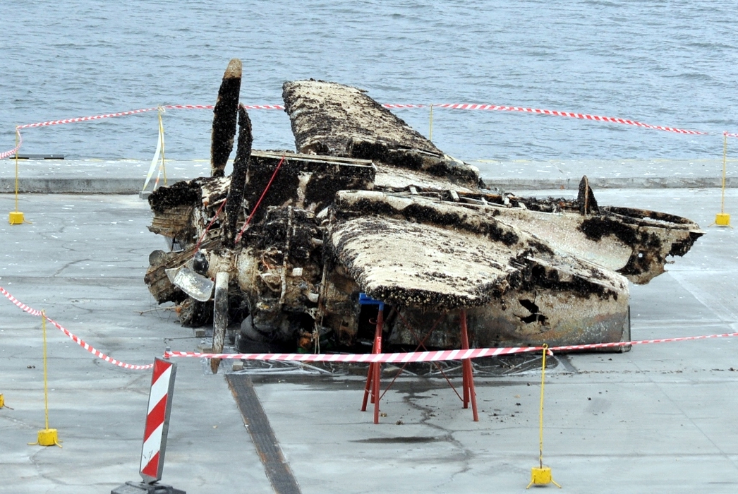 Wrak bombowca Douglas A-20 wydobyty z Bałtyku