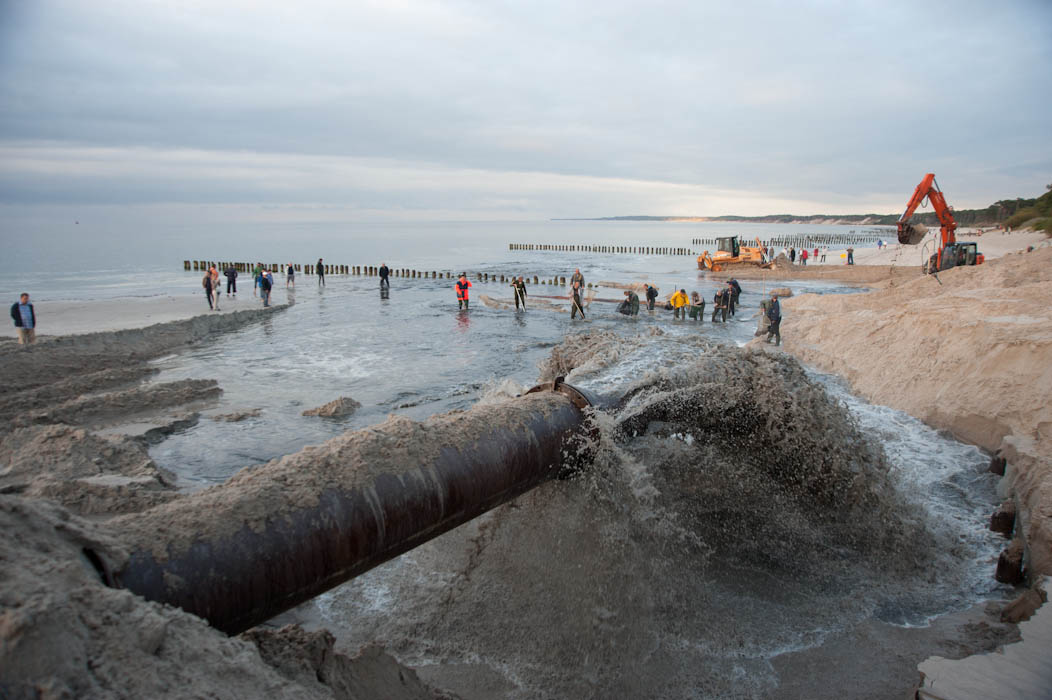 W Ustce rozpoczęły się prace związane z pogłębianiem toru wodnego W Ustce rozpoczęły się prace związane z pogłębianiem toru wodnego