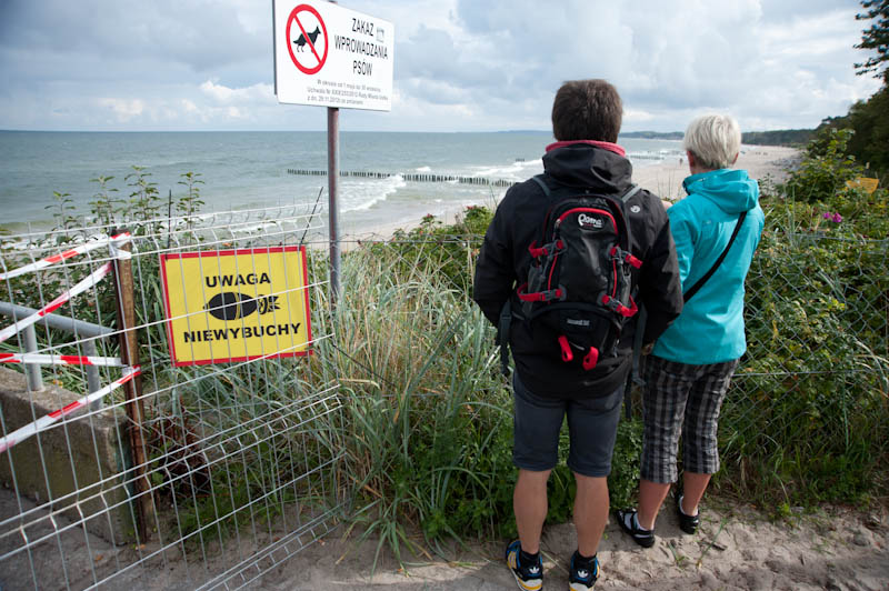 Saperzy przeszukują plażę wschodnią w Ustce