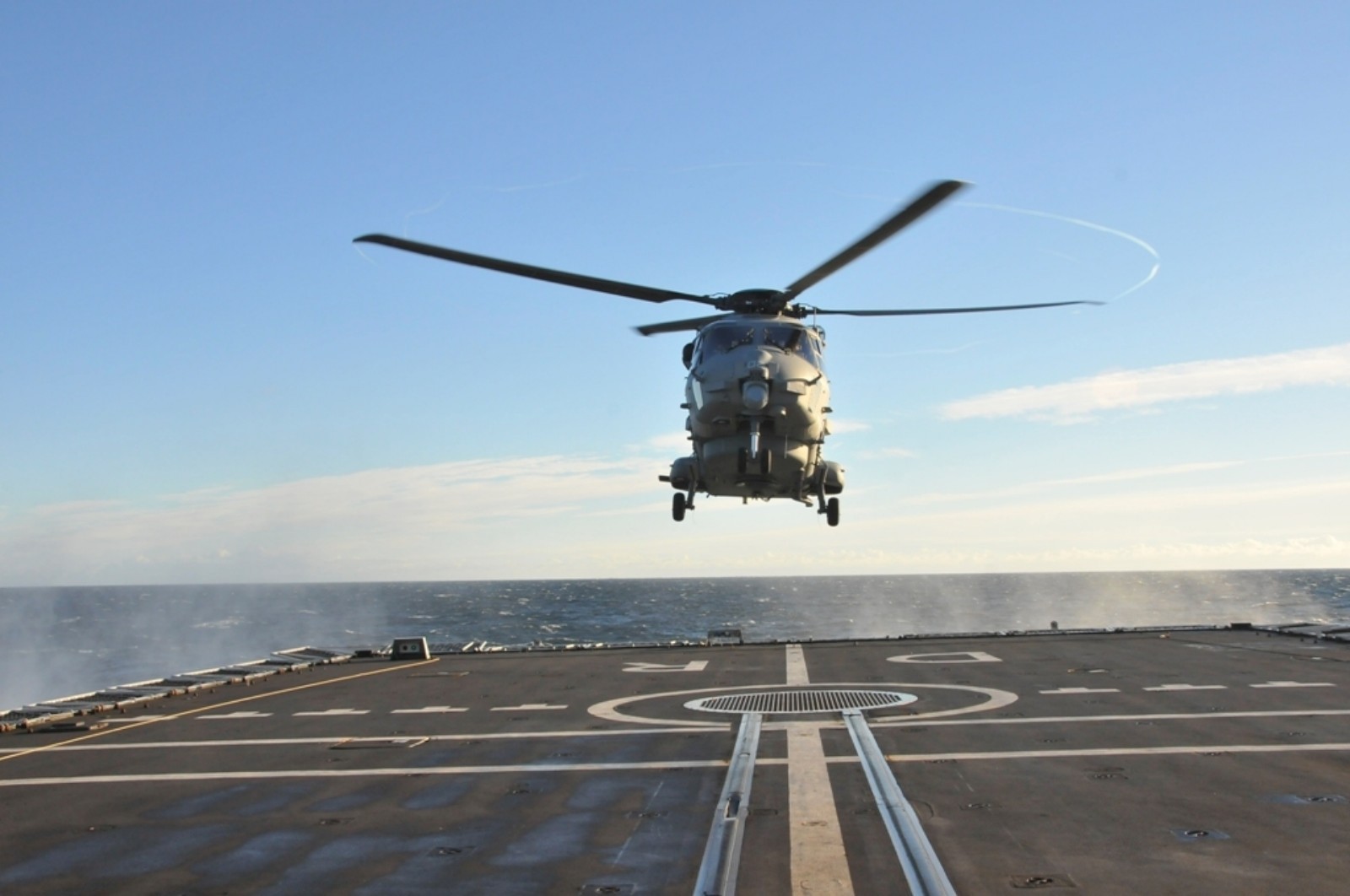 Dowódca COM-DKM na pokładzie holenderskiej fregaty HMNLS De Ruyter