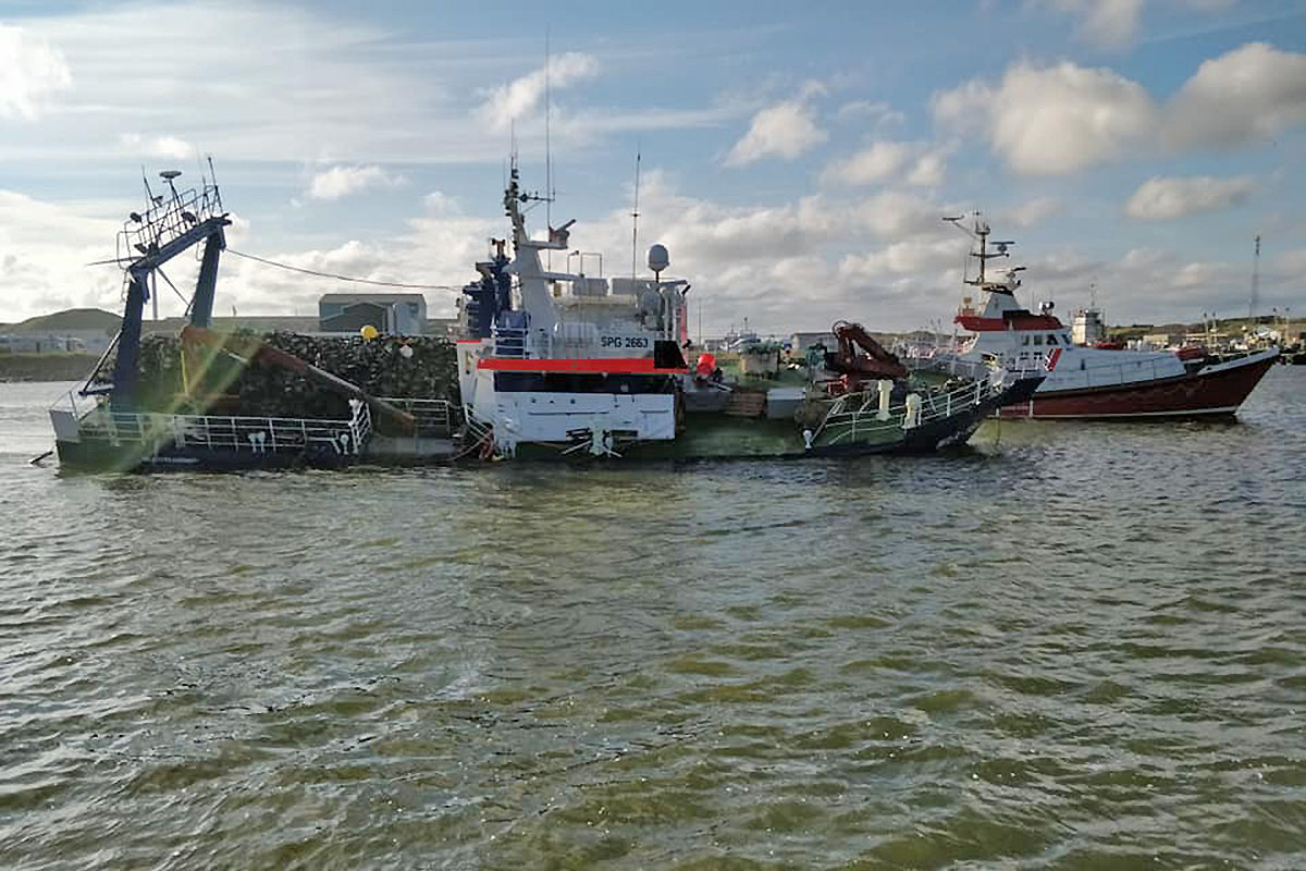 Statek do połowu krabów Helot w niebezpieczeństwie u wybrzeża Danii