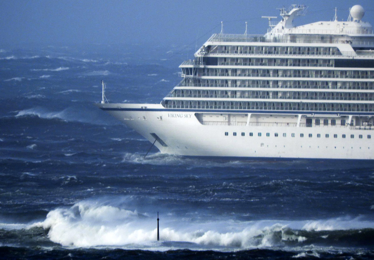 Wycieczkowiec Viking Sky utracił napęd u wybrzeży Norwegii