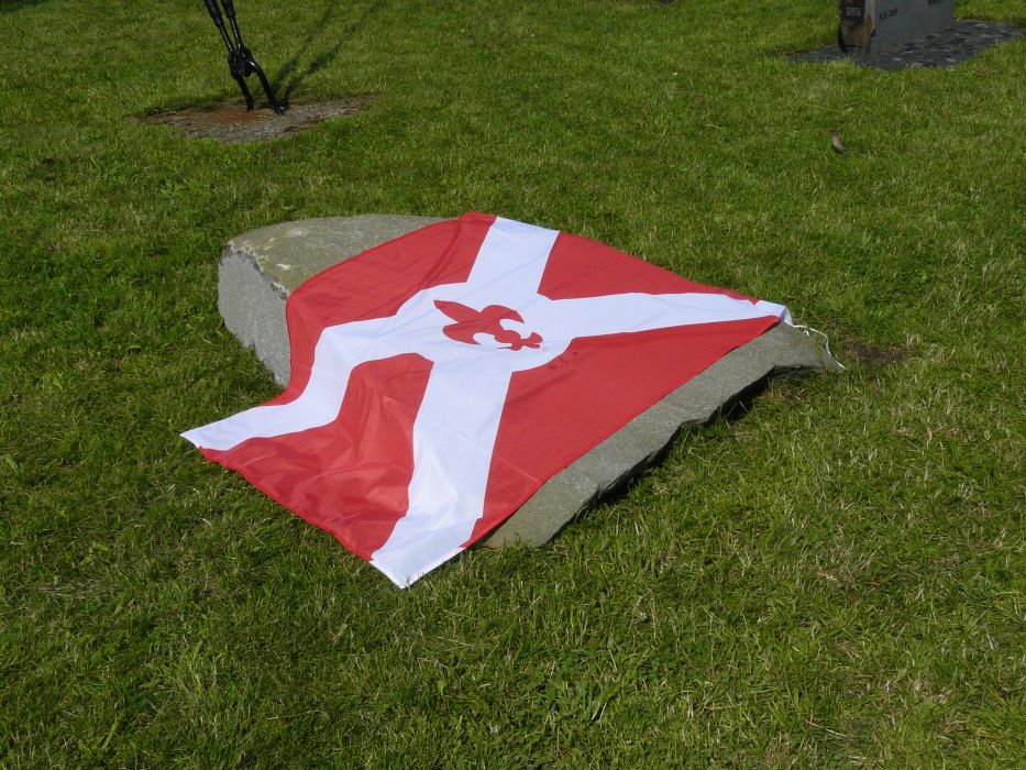 Przed odslonięciem alt