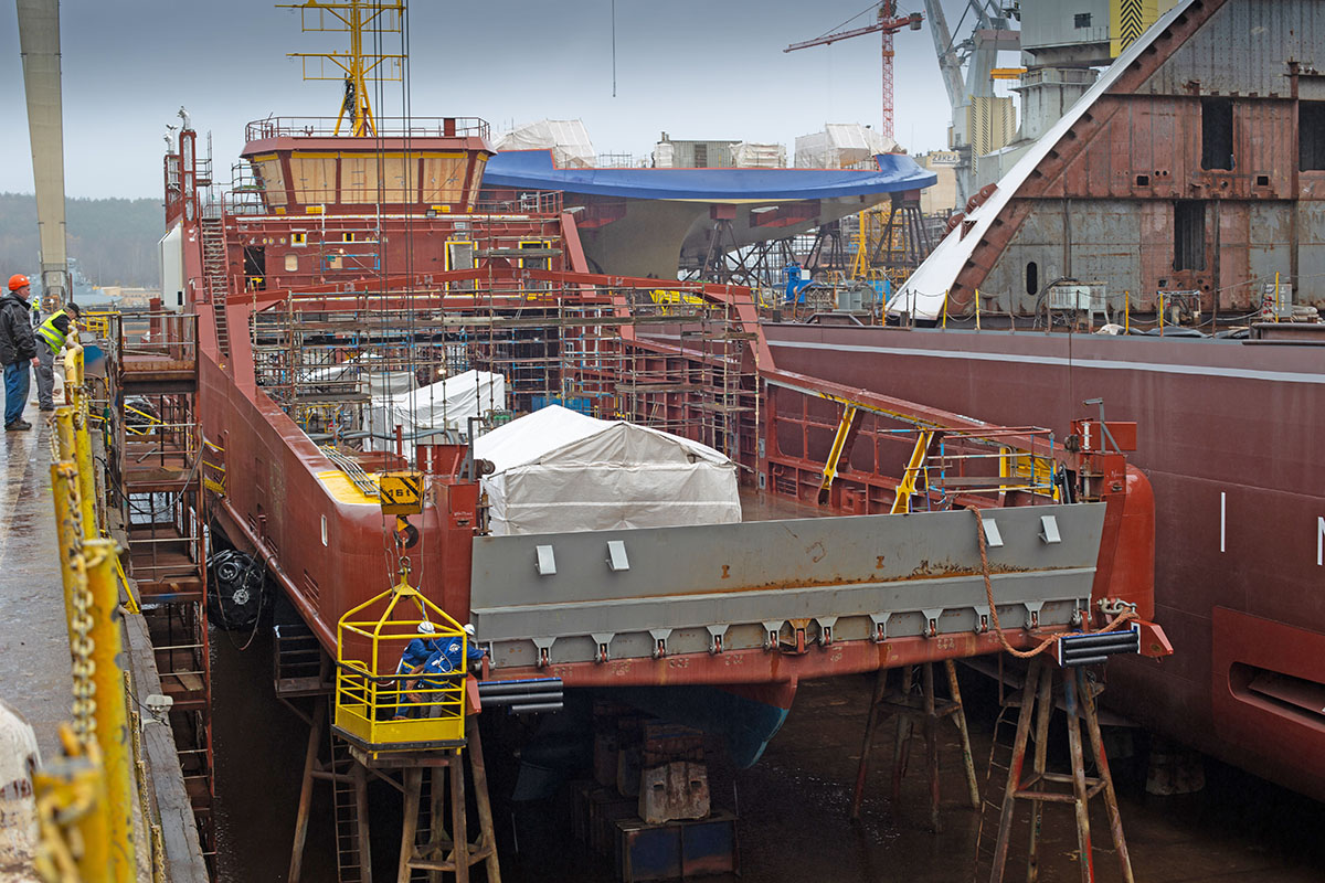 Prom hybrydowy Altera (nr budowy P315) przed wydokowaniem