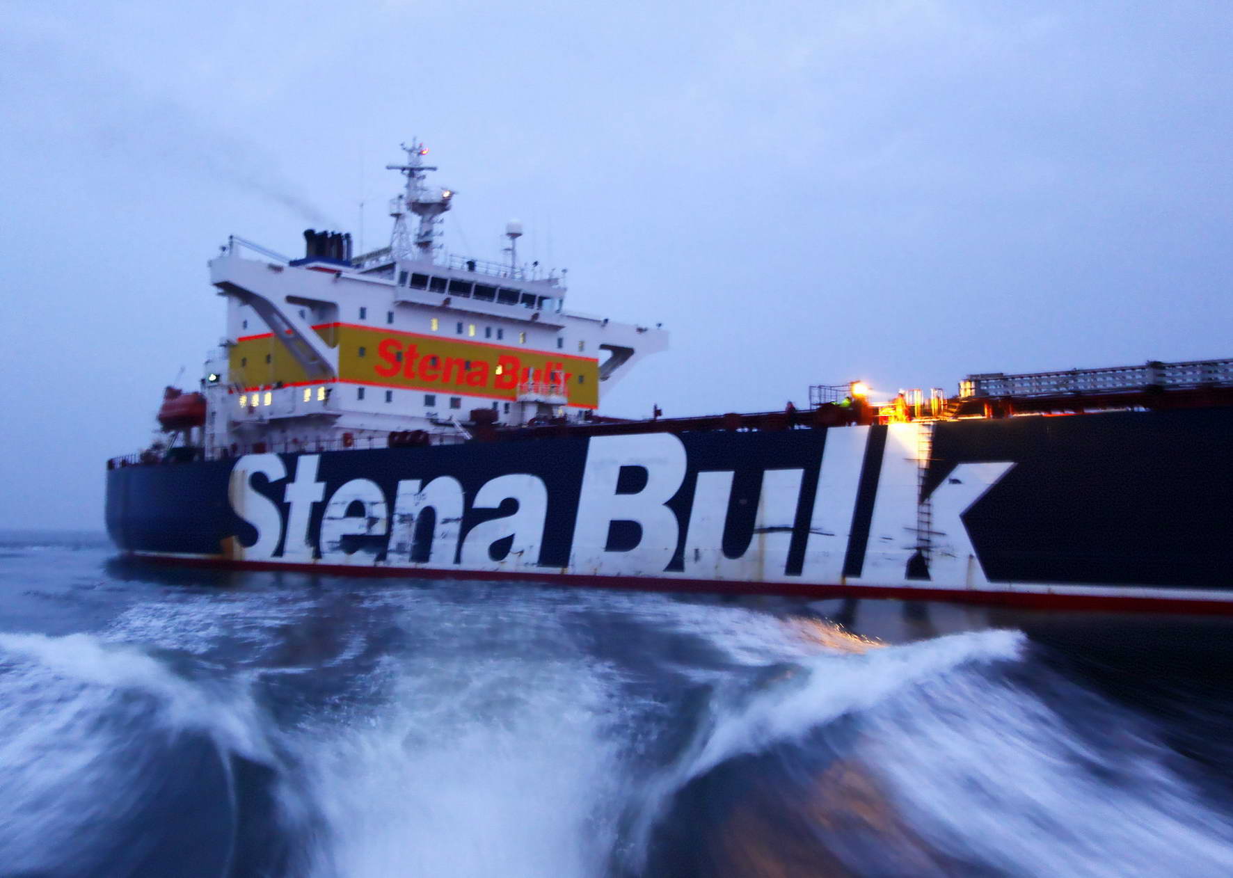 Zbiornikowiec Stena Antarctica na redzie