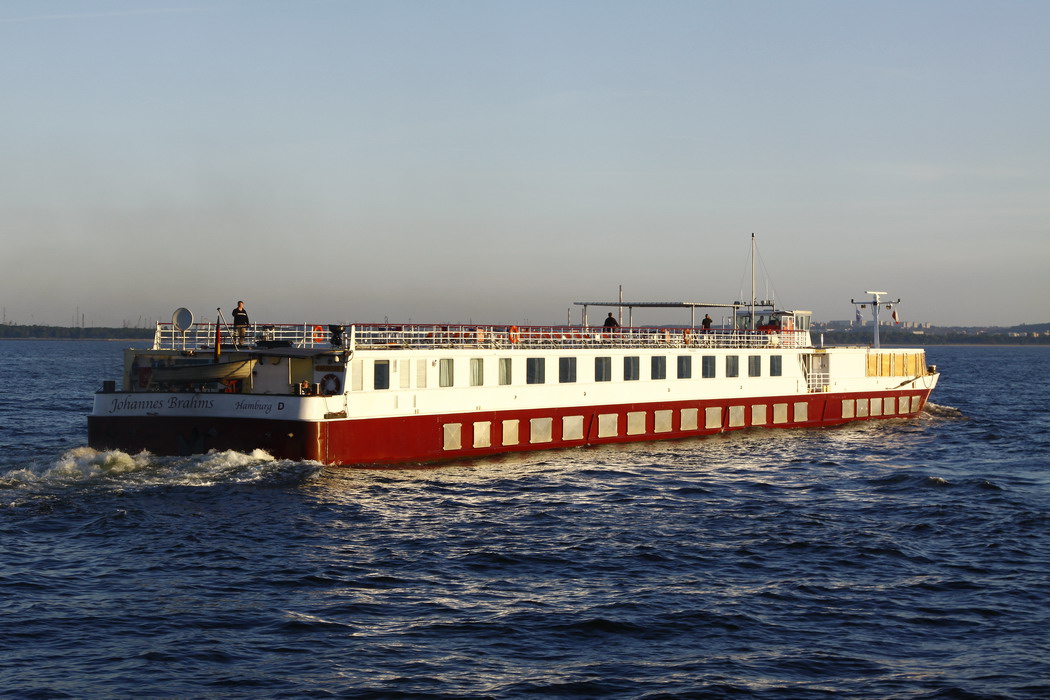 Wycieczkowiec rzeczny Johannes Brahms powrócił na sezon do Gdańska