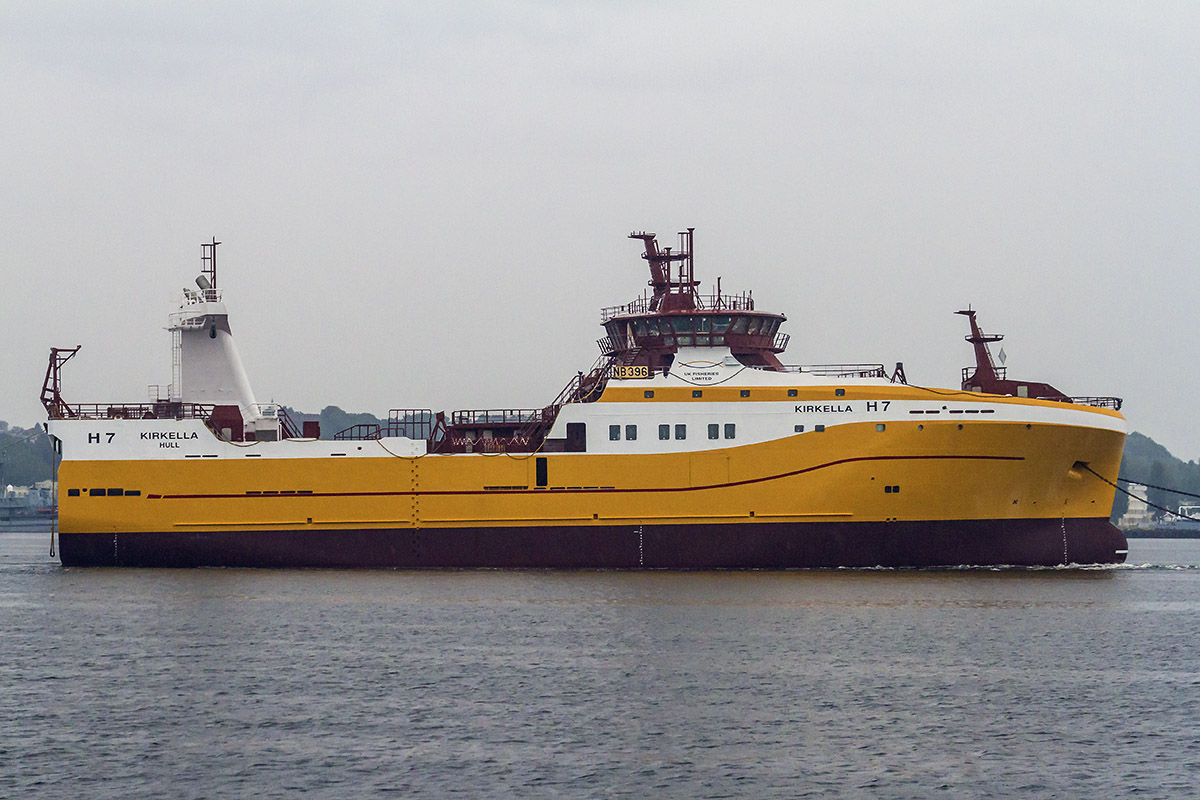 Kirkella wyholowywana z Gdyni do stoczni w Norwegii Kirkella wyholowywana z Gdyni do stoczni w Norwegii