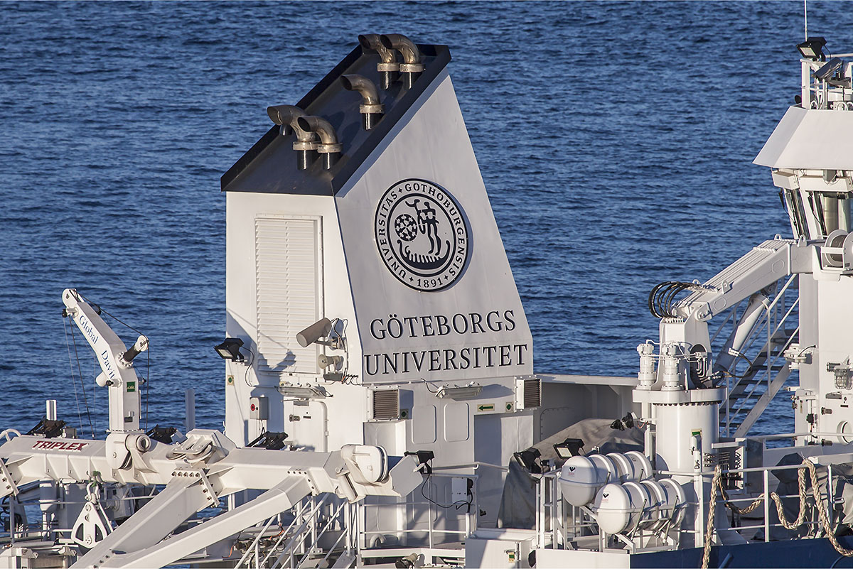 Statek naukowo-badawczy Skagerak wyholowywany z Gdyni 14 marca 2020 r. Port przeznaczenia - Geteborg.