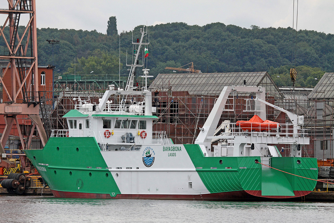 Bayagbona przy nabrzeżu stoczni Remontowa Shipbuilding