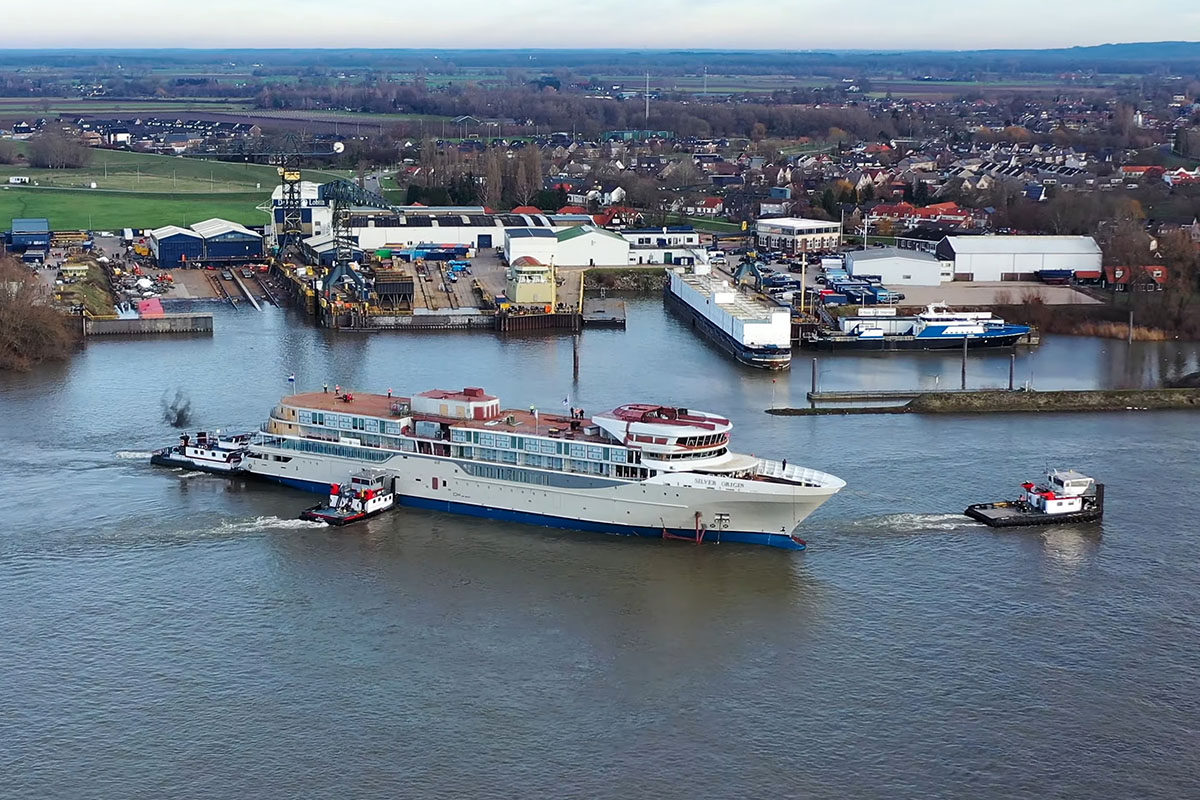 Silver Origin z upadłej właśnie stoczni De Hoop w Holandii krótko po wodowaniu